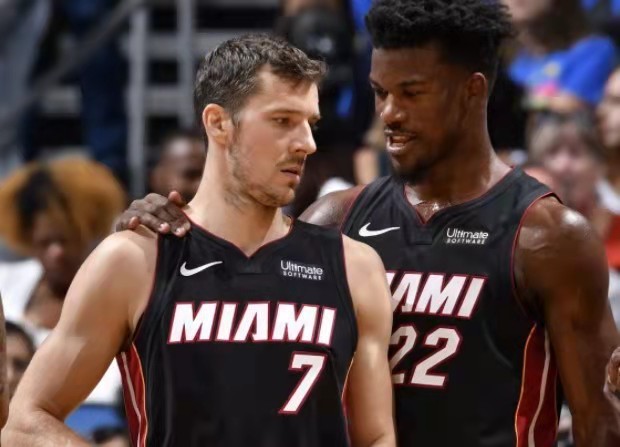 展现出了出 展现出了出