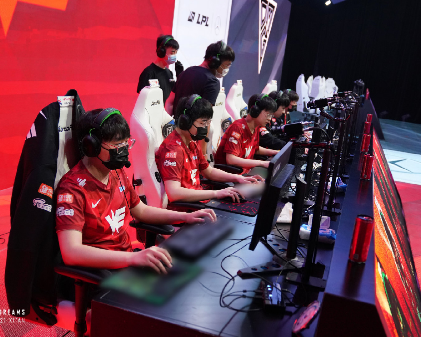 斯瓦泰克 斯瓦泰克